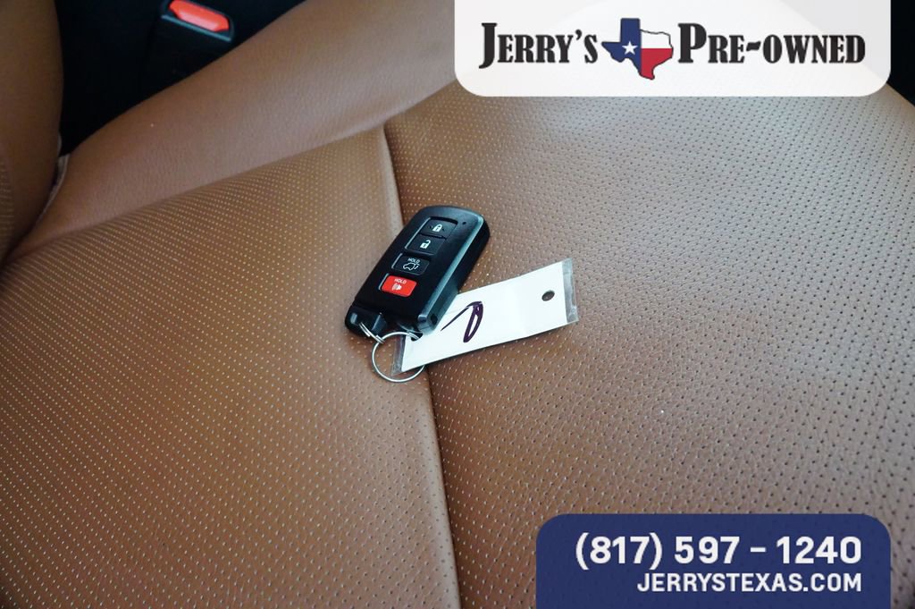Used 2022 Toyota Sequoia Platinum RWD image 28
