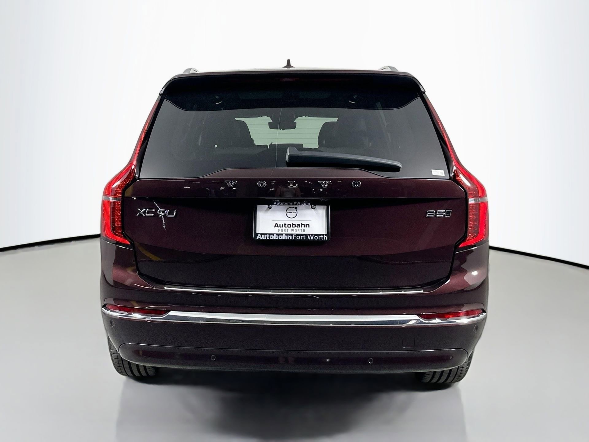 New 2026 Volvo XC90 B5 Plus w/ Protection Package Premier AWD/4WD image 6