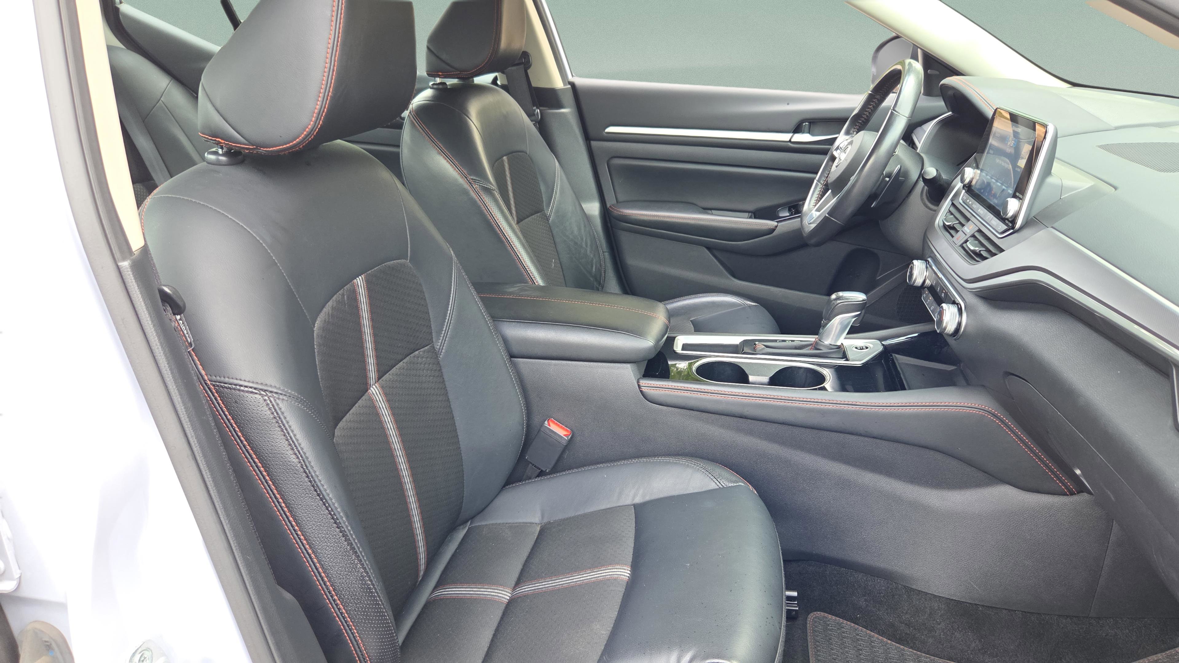 Used 2024 Nissan Altima 2.5 SR FWD image 15