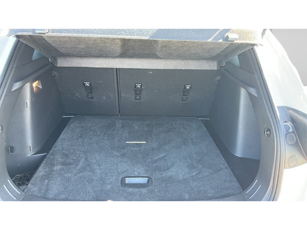 Used 2025 Chevrolet Trax RS w/ Driver Confidence Package FWD image 30