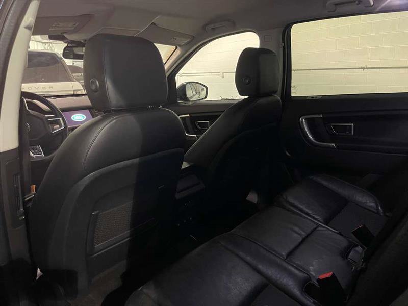 Used 2018 Land Rover Discovery Sport SE image 21