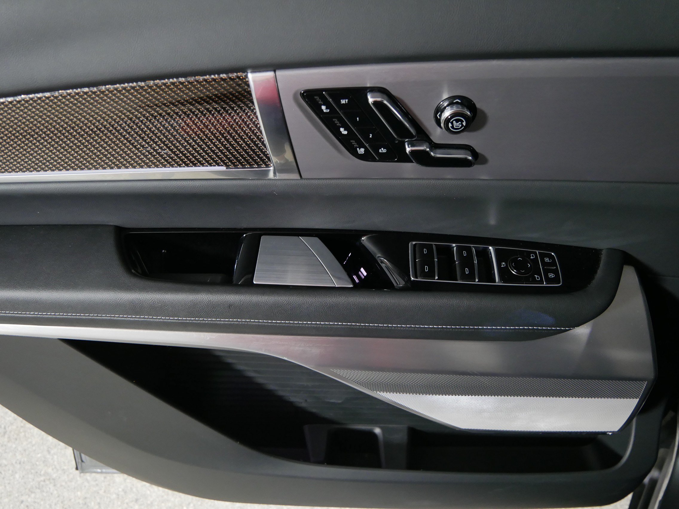 Used 2026 Cadillac Vistiq Sport w/ LPO, Floor Liner Package AWD/4WD image 19