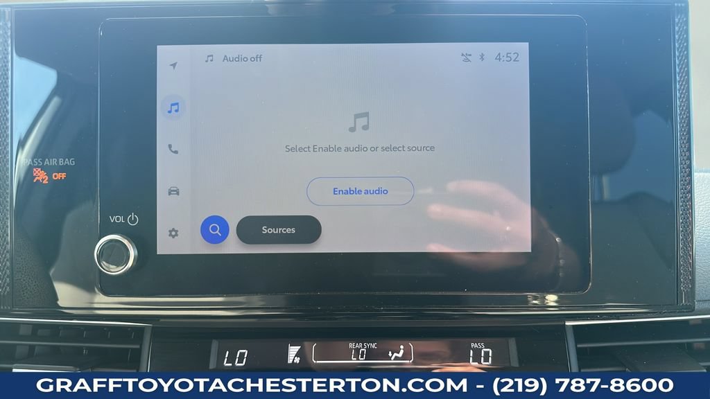 Used 2025 Toyota Sienna LE FWD image 18
