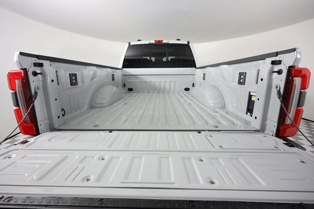 Used 2025 Ford F250 Platinum image 7