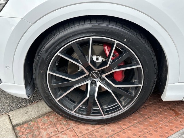 Used 2021 Audi Q8 Prestige image 9