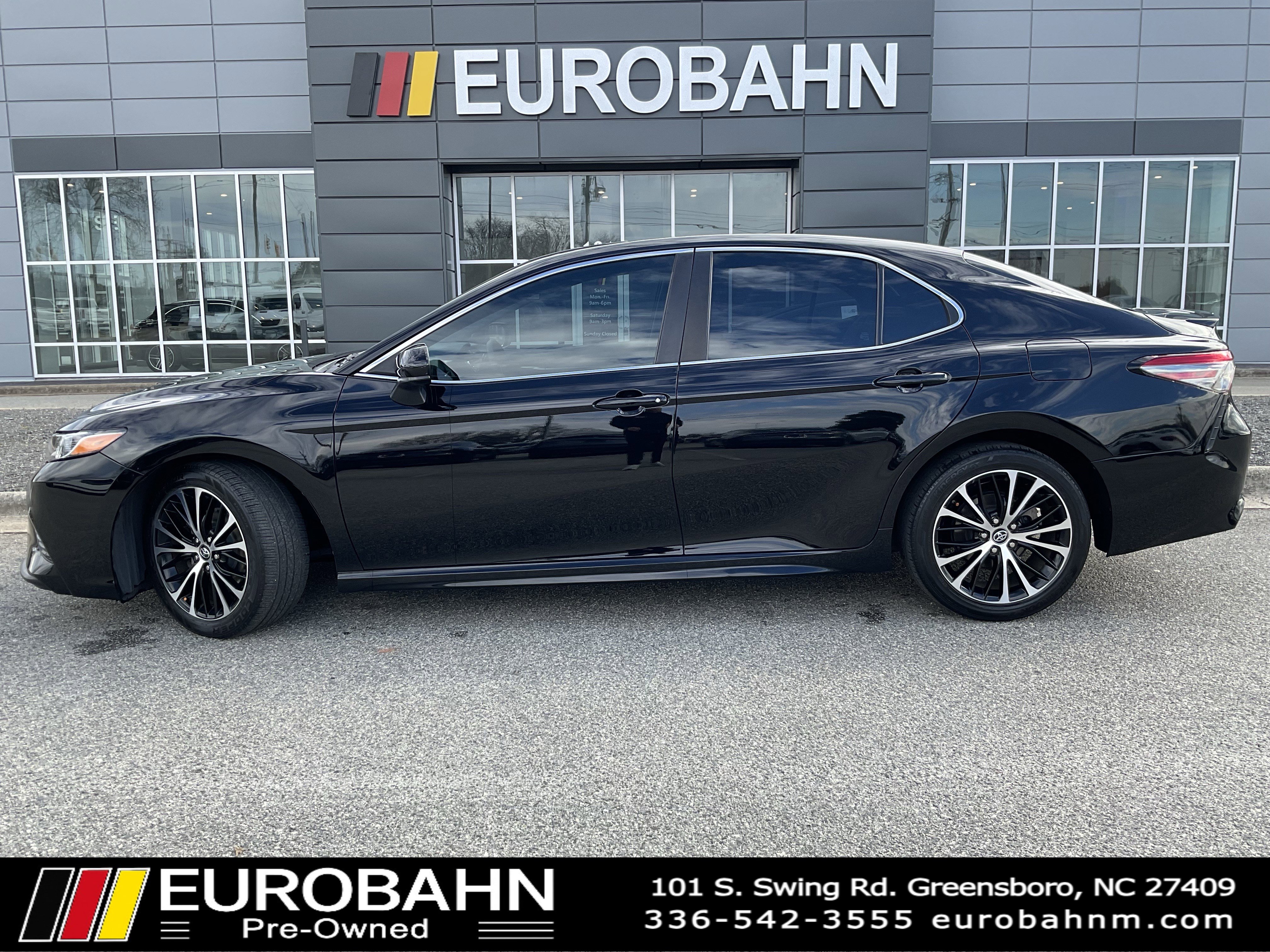 Used 2018 Toyota Camry L image 2