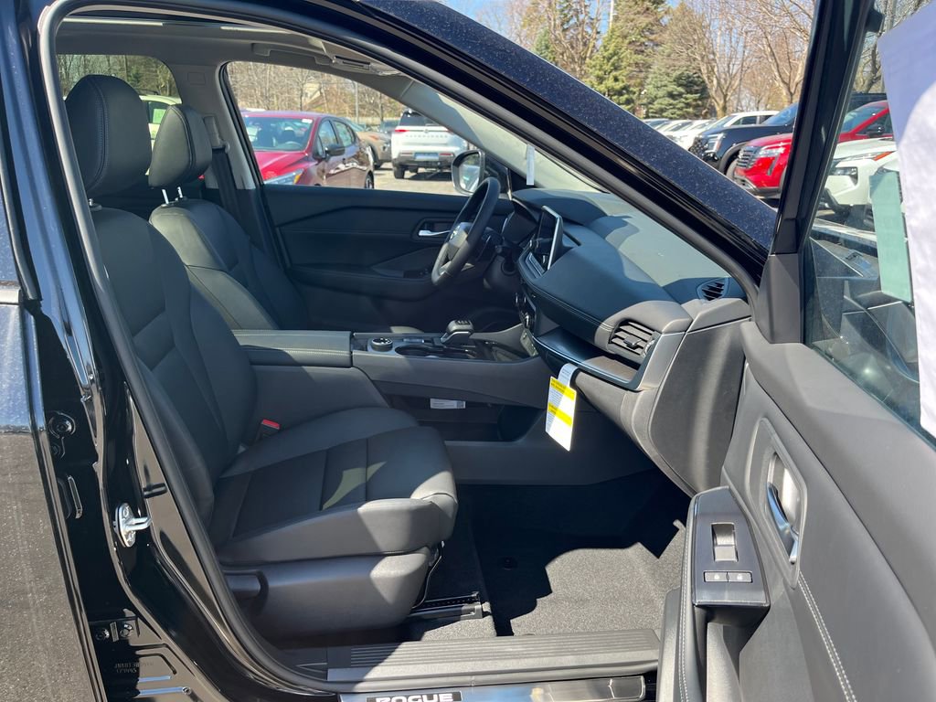 New 2026 Nissan Rogue SV AWD/4WD image 16