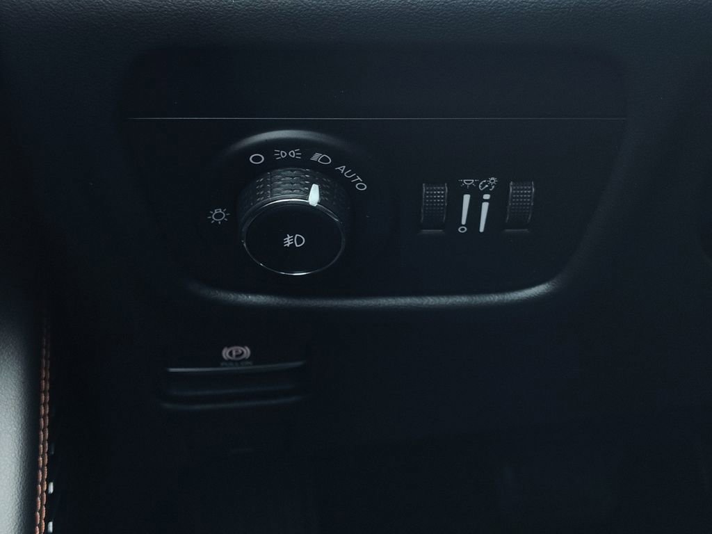 Used 2021 Jeep Grand Cherokee L Summit image 12