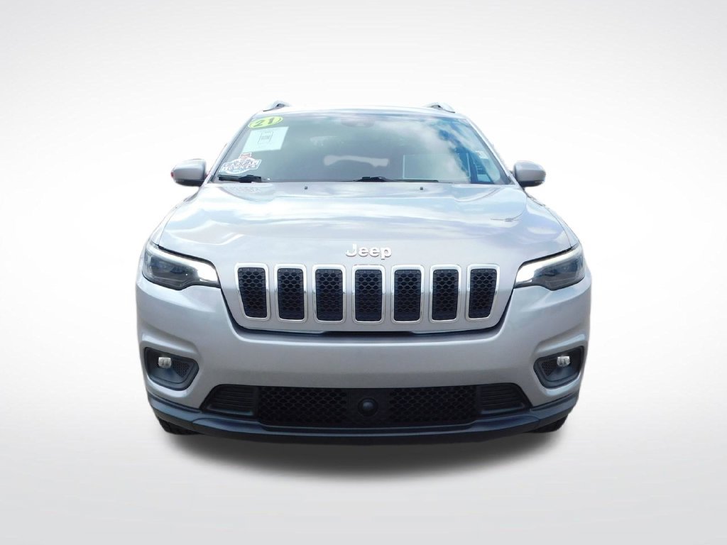 Used 2021 Jeep Cherokee Latitude Plus w/ Mopar Interior Package AWD/4WD image 8