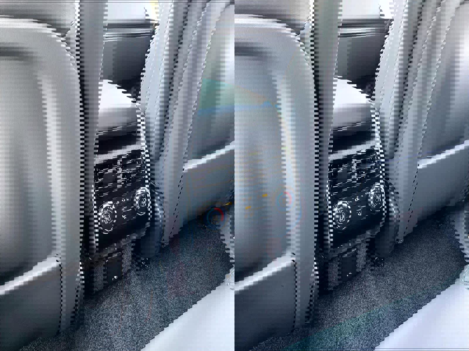 New 2025 Land Rover Range Rover SE image 16