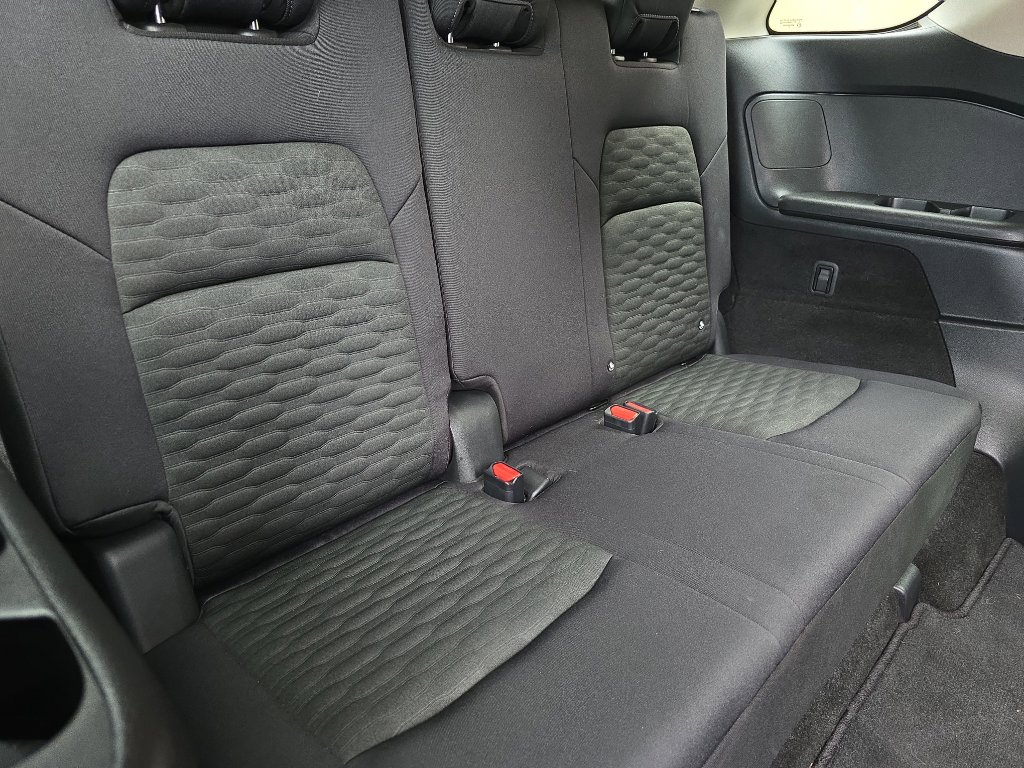 Used 2024 Nissan Pathfinder SV image 34