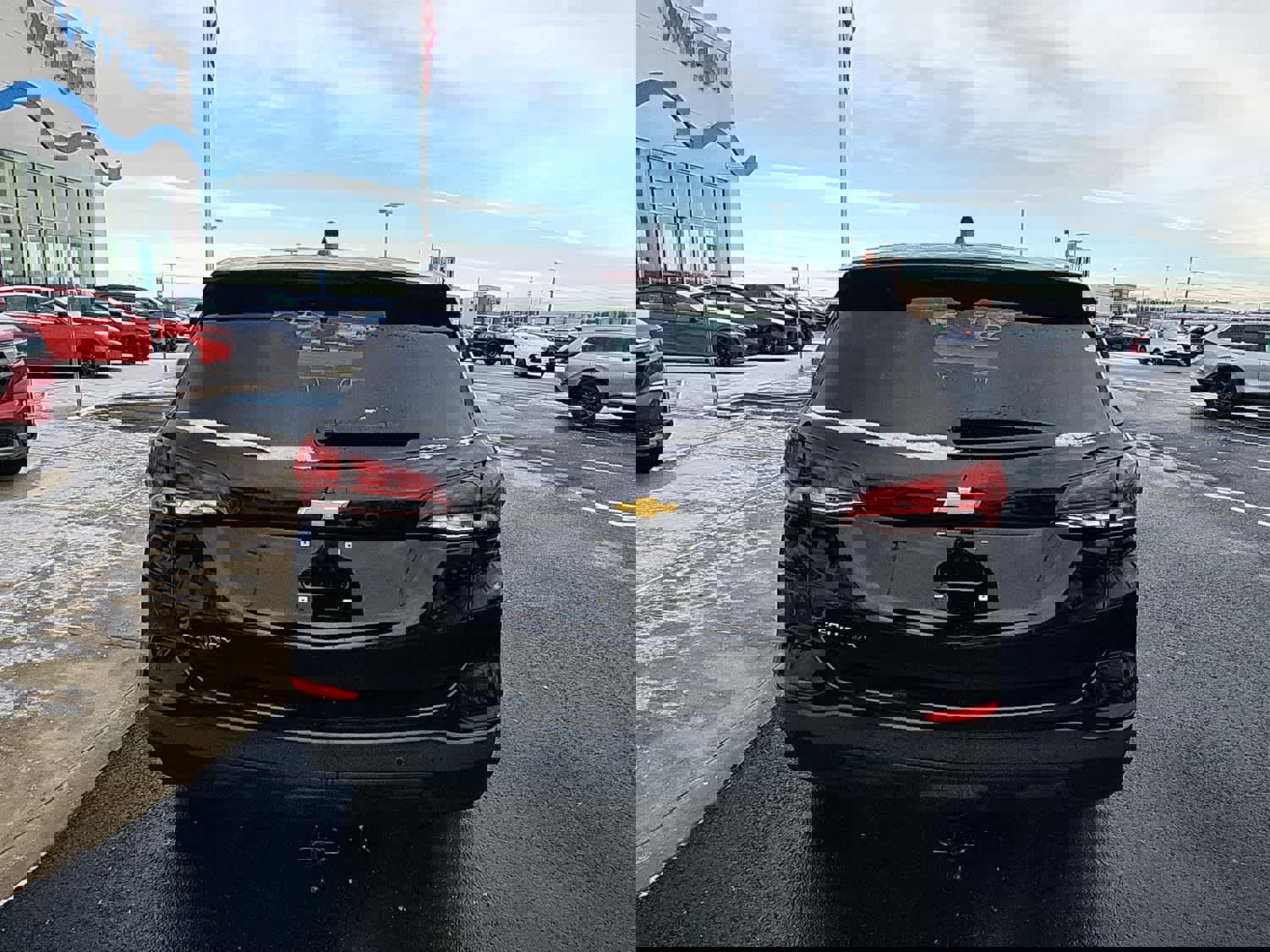 Used 2023 Chevrolet Equinox LS w/ LS Convenience Package image 3