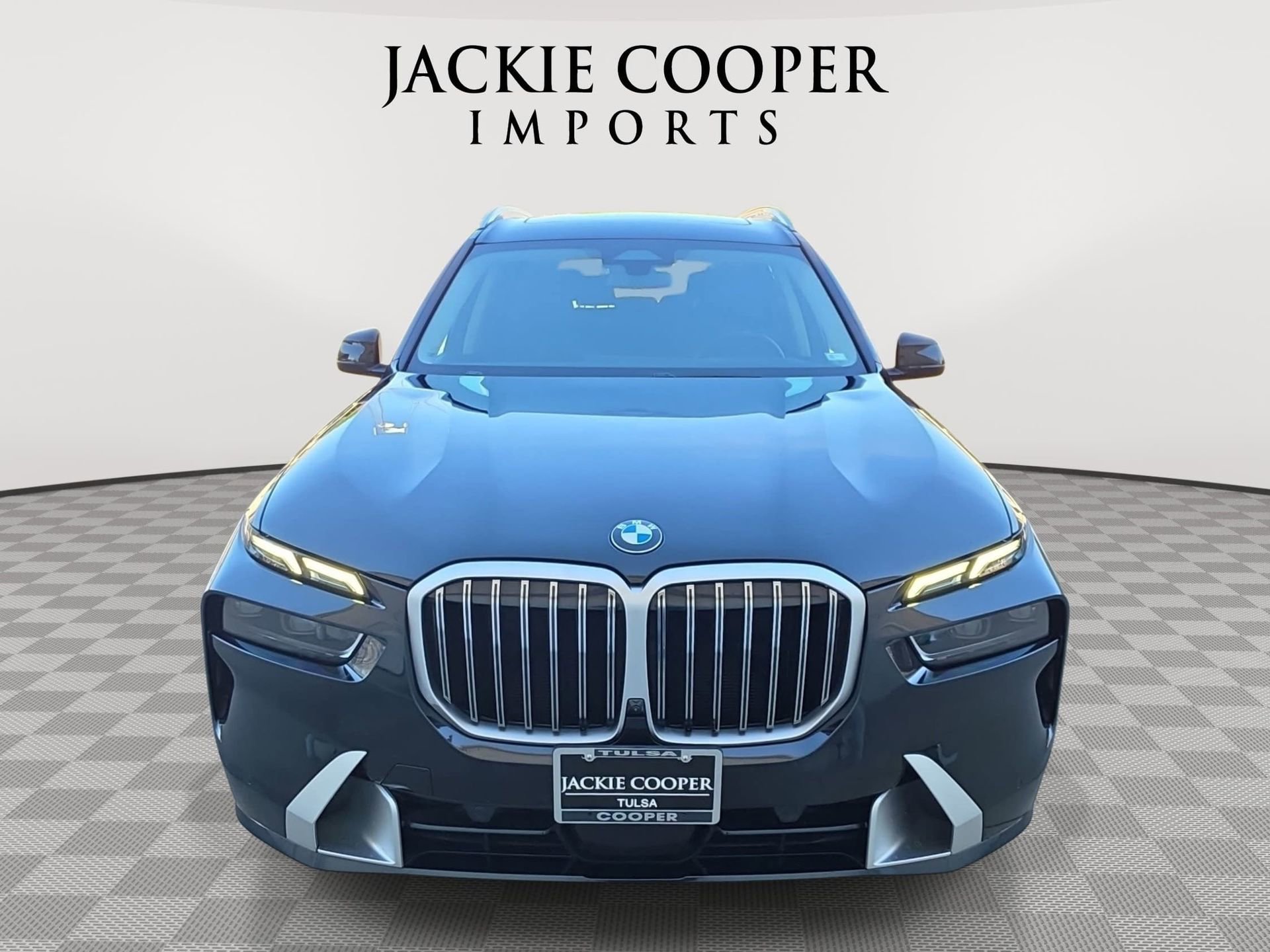 Used 2025 BMW X7 xDrive40i AWD/4WD image 2