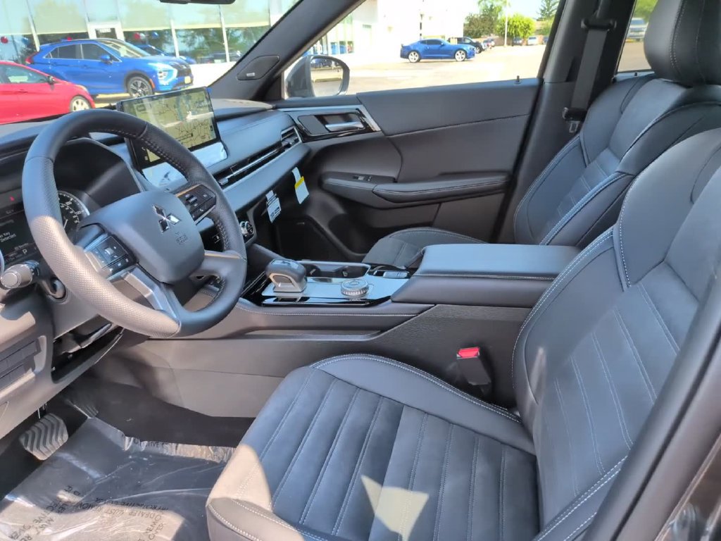 New 2026 Mitsubishi Outlander LE AWD/4WD image 18