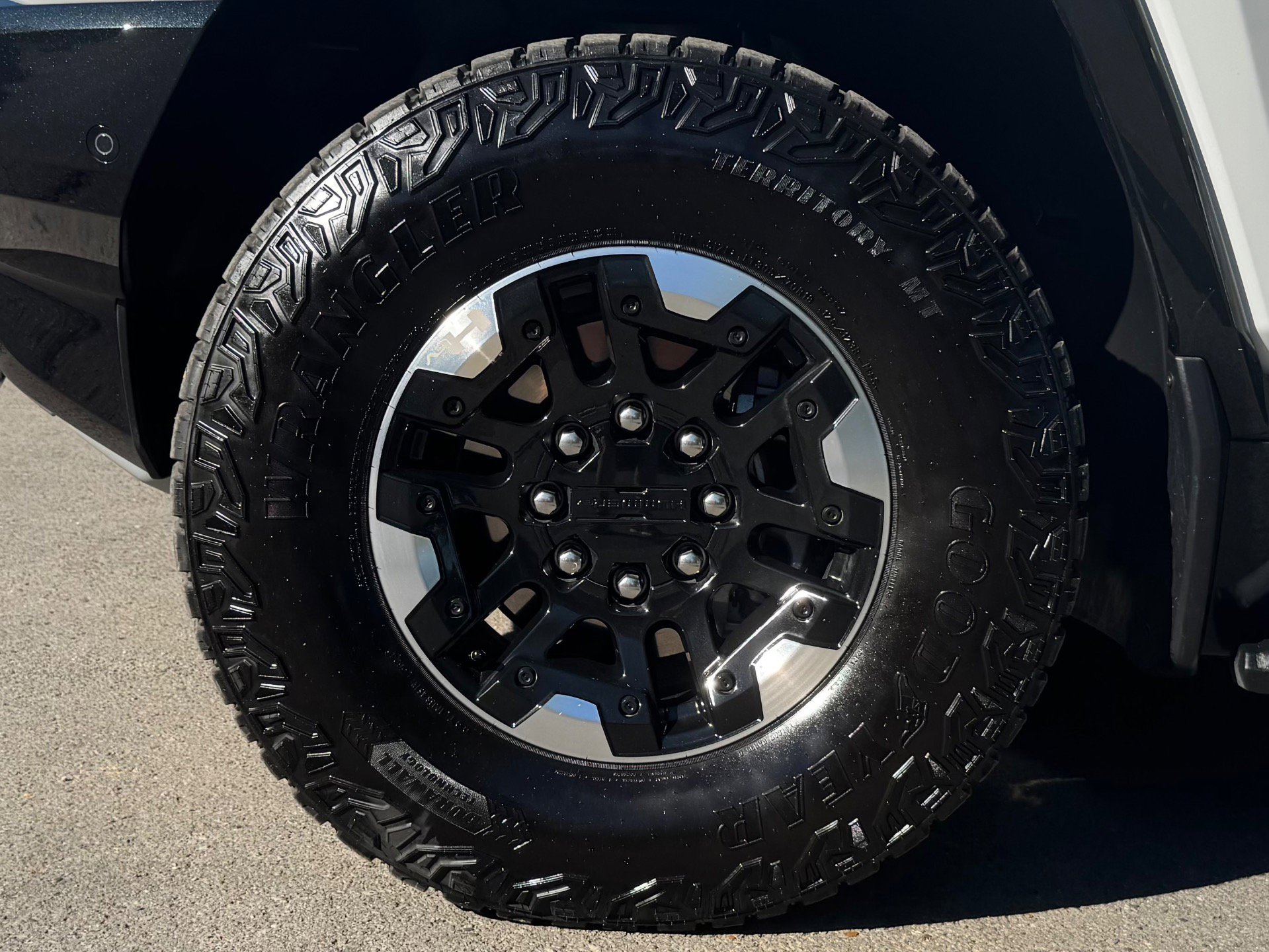 Used 2025 GMC Hummer EV 2X w/ Extreme Off-Road Package image 62