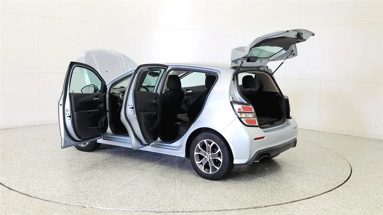 Used 2017 Chevrolet Sonic LT w/ Convenience Package FWD image 11