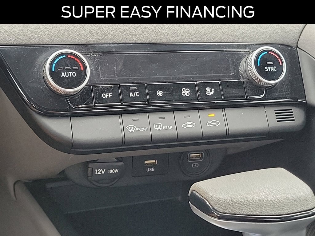 Used 2023 Hyundai Elantra SEL FWD image 28