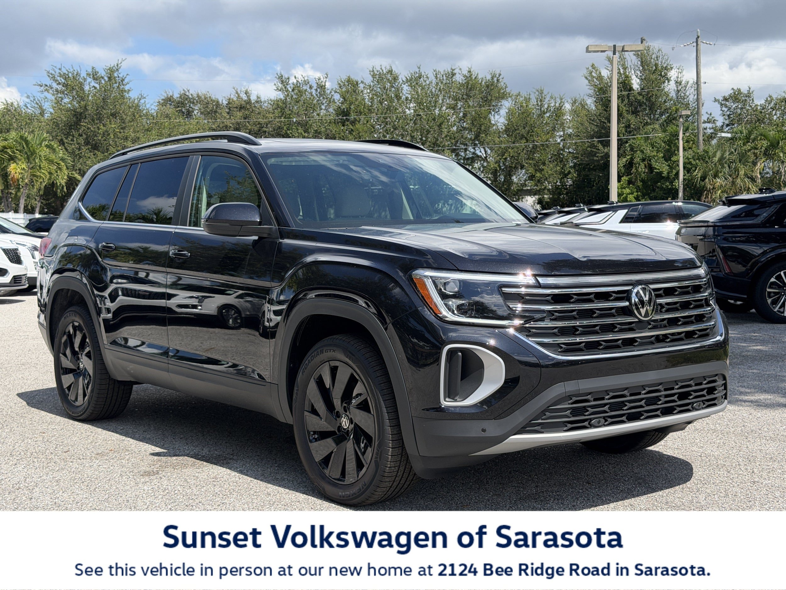 New 2026 Volkswagen Atlas SE FWD image 1