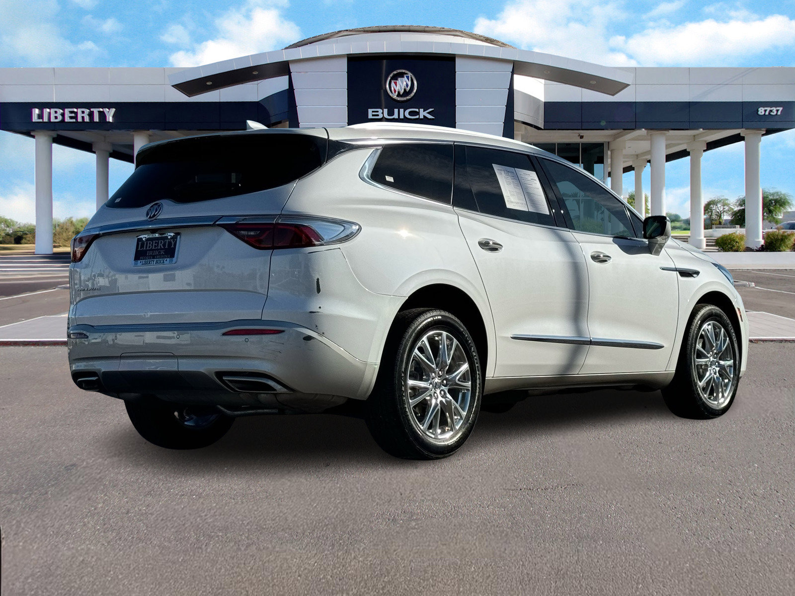 Used 2023 Buick Enclave Essence w/ Experience Buick Package image 3