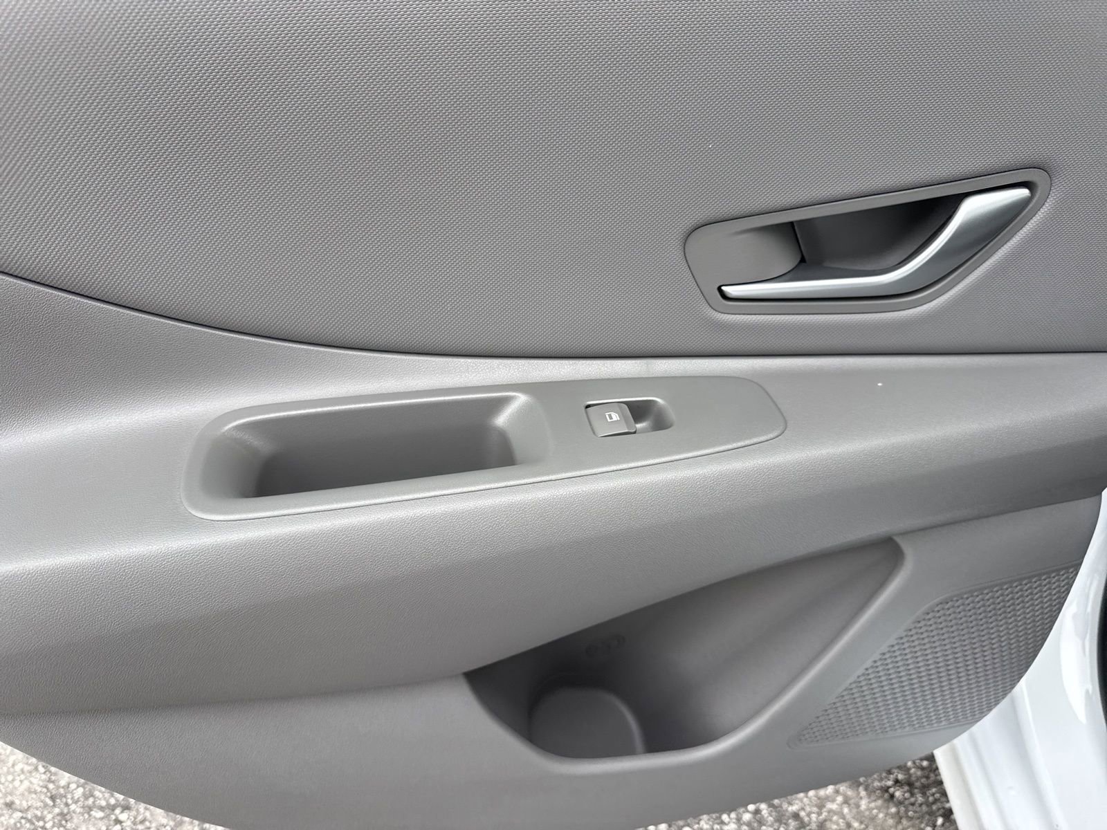 Certified 2025 Hyundai Elantra Sport image 12