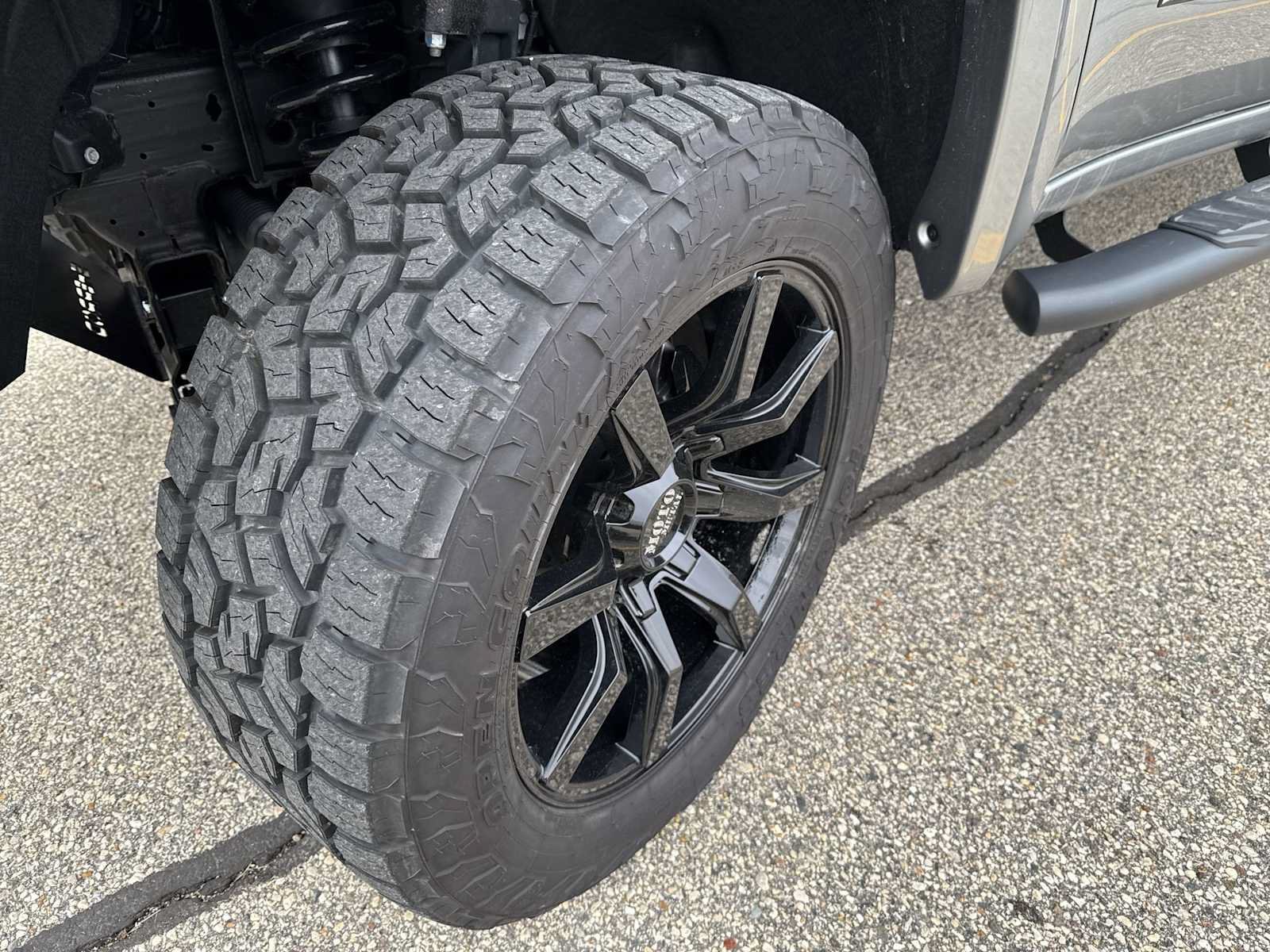 New 2025 GMC Sierra 1500 Elevation w/ Elevation Premium Package AWD/4WD image 18