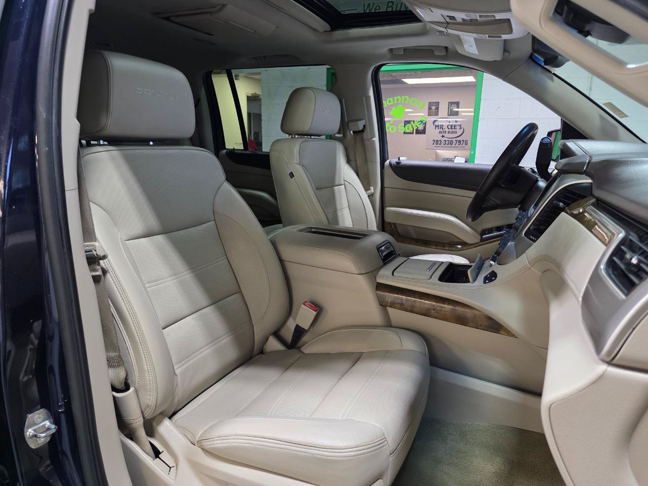 Used 2017 GMC Yukon XL Denali w/ Open Road Package AWD/4WD image 31