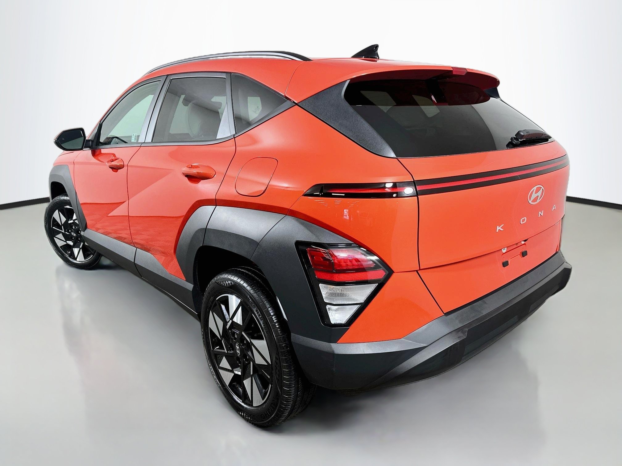 Certified 2024 Hyundai Kona SEL w/ Convenience Package AWD/4WD image 5