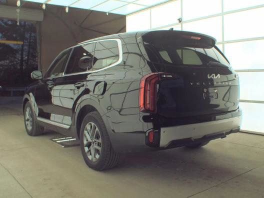 Used 2023 Kia Telluride LX image 3