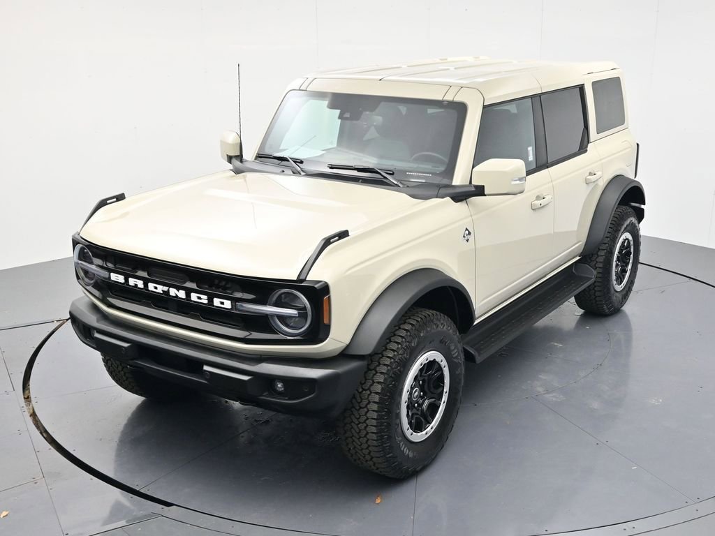 Used 2025 Ford Bronco Outer Banks w/ Sasquatch Package AWD/4WD image 38