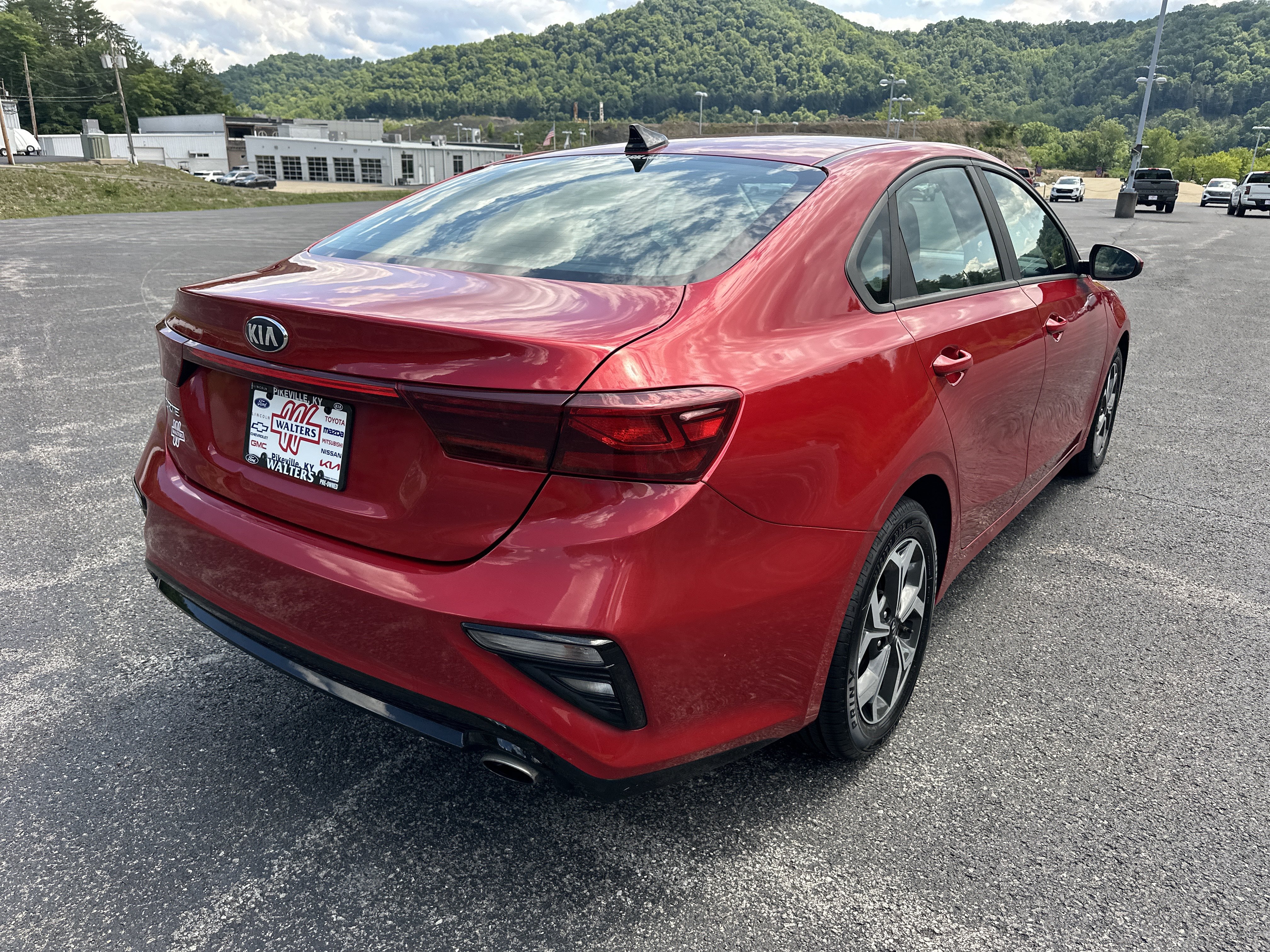 Used 2019 Kia Forte LXS FWD image 2