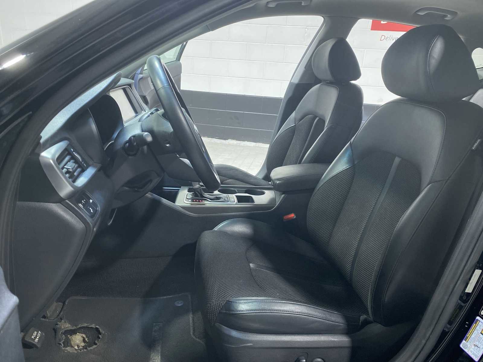 Used 2019 Kia Optima S image 11