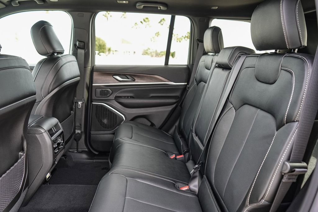 New 2026 Jeep Grand Cherokee Limited image 19