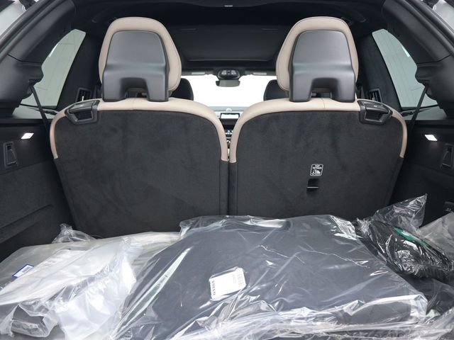 New 2026 Volvo XC90 B6 Ultra w/ Lounge Package image 32