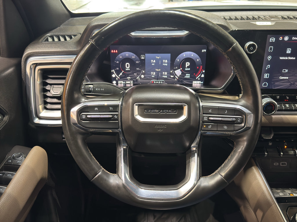 Used 2024 GMC Canyon Denali image 25