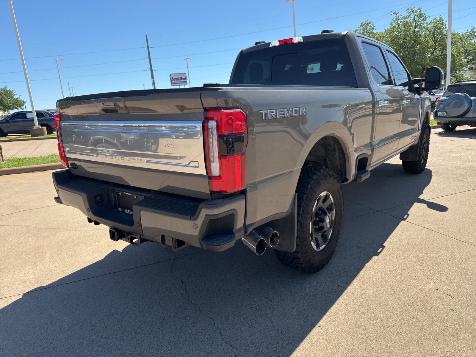 Used 2026 Ford F350 Platinum w/ Platinum Plus Package image 7