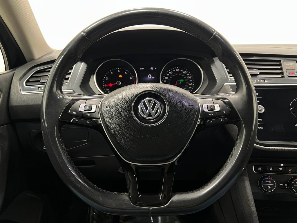 Used 2020 Volkswagen Tiguan SE AWD/4WD image 21