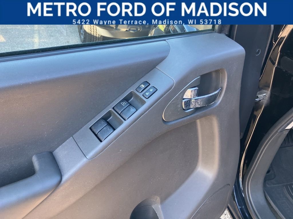Used 2013 Nissan Frontier PRO-4X image 12