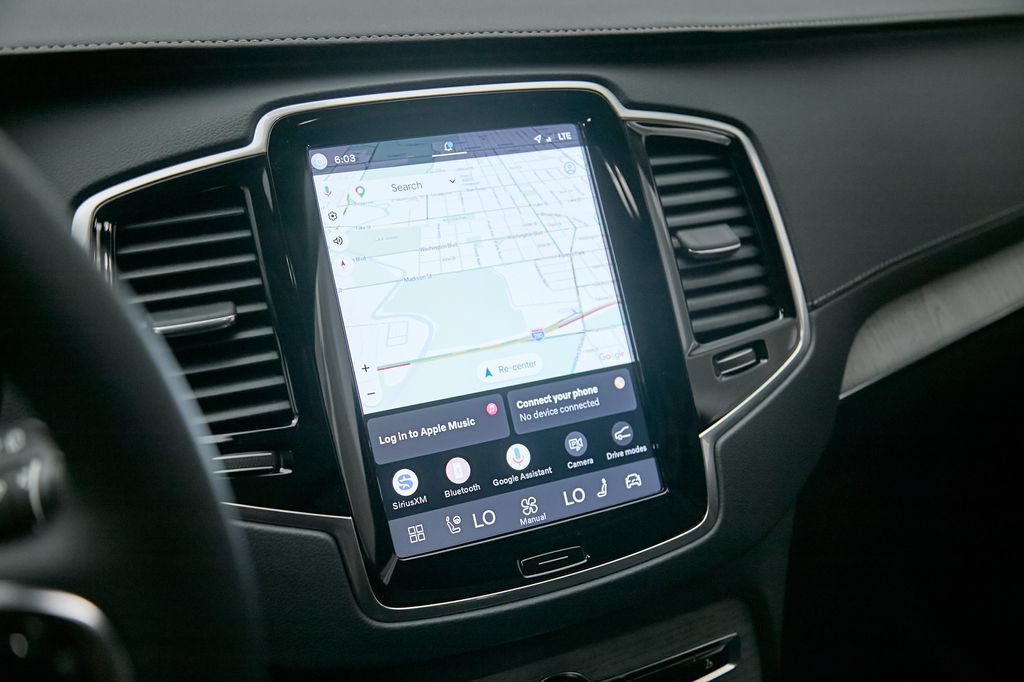 Certified 2024 Volvo XC90 T8 Ultimate w/ Protection Package Premier AWD/4WD image 14