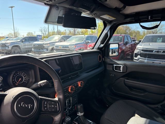 Used 2024 Jeep Gladiator Mojave w/ Technology Group AWD/4WD image 10