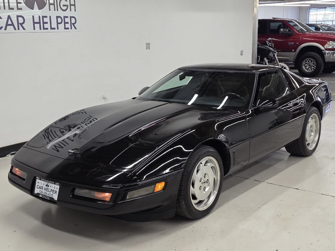 Used 1995 Chevrolet Corvette Coupe RWD image 18