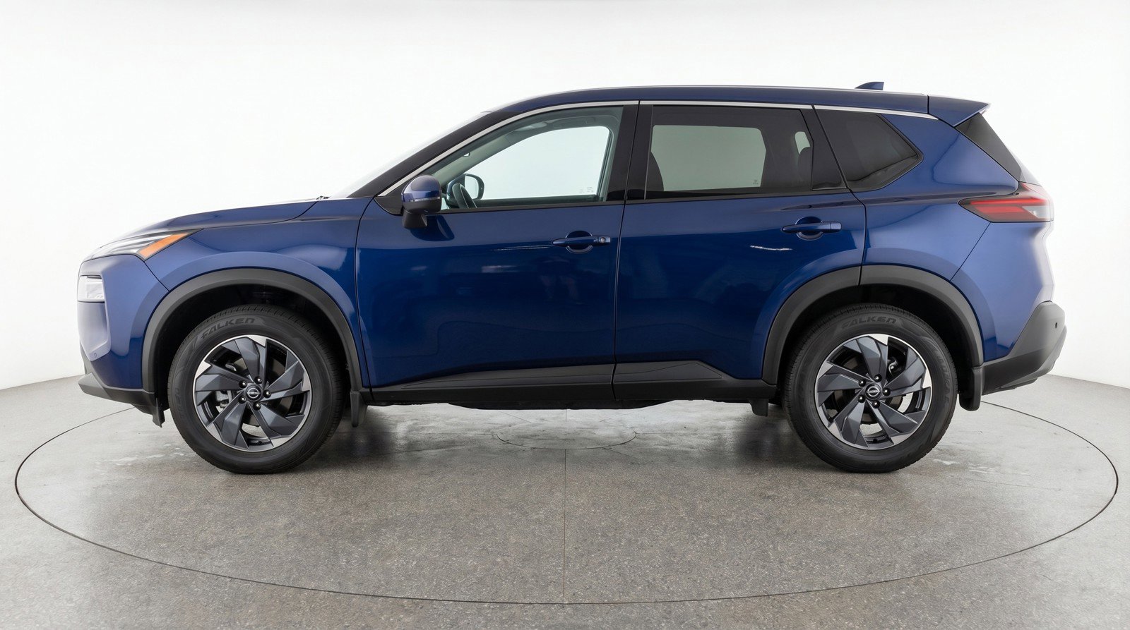 Used 2025 Nissan Rogue SV image 5