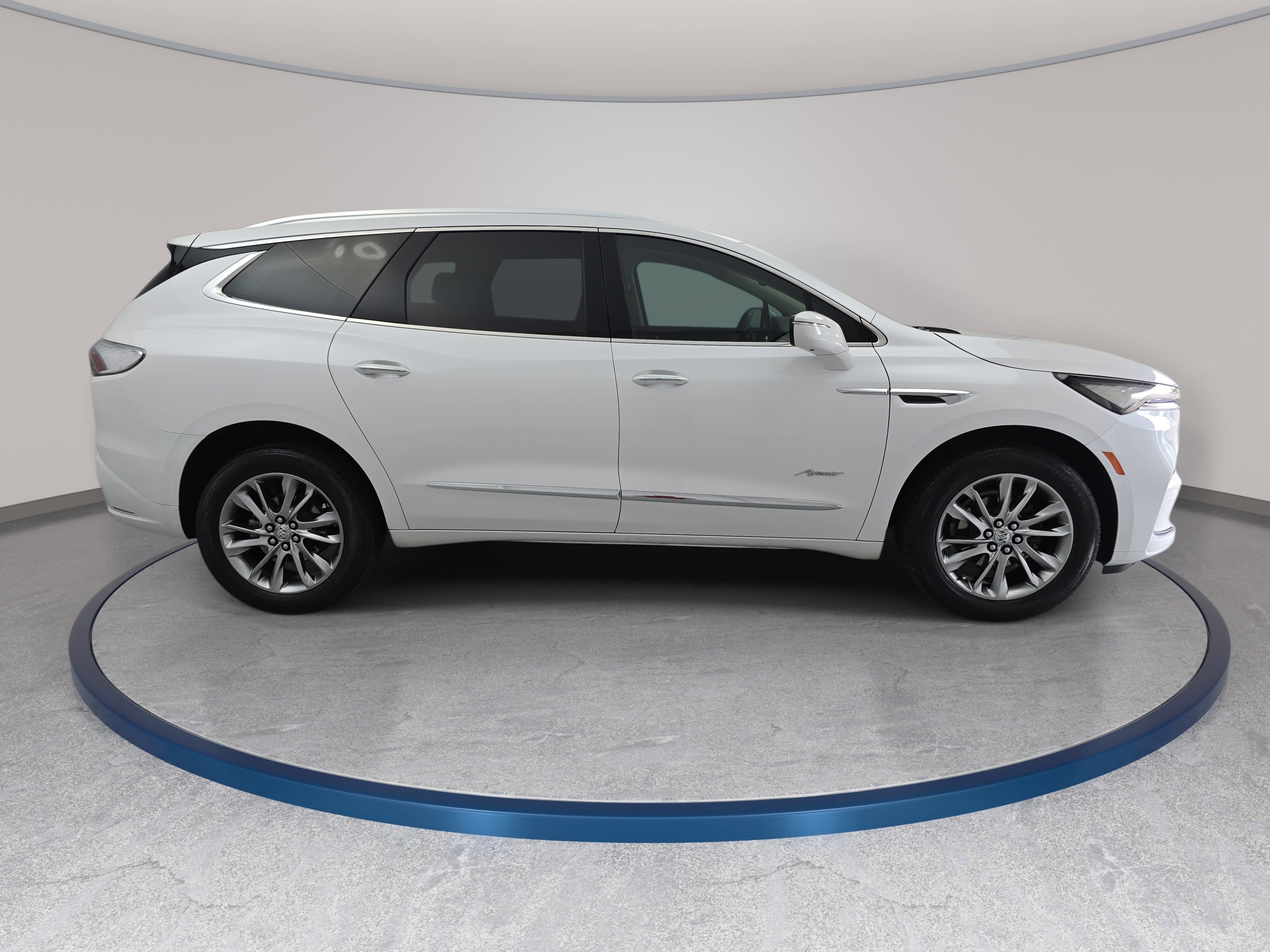 Used 2024 Buick Enclave Avenir w/ Avenir Technology Package FWD image 4