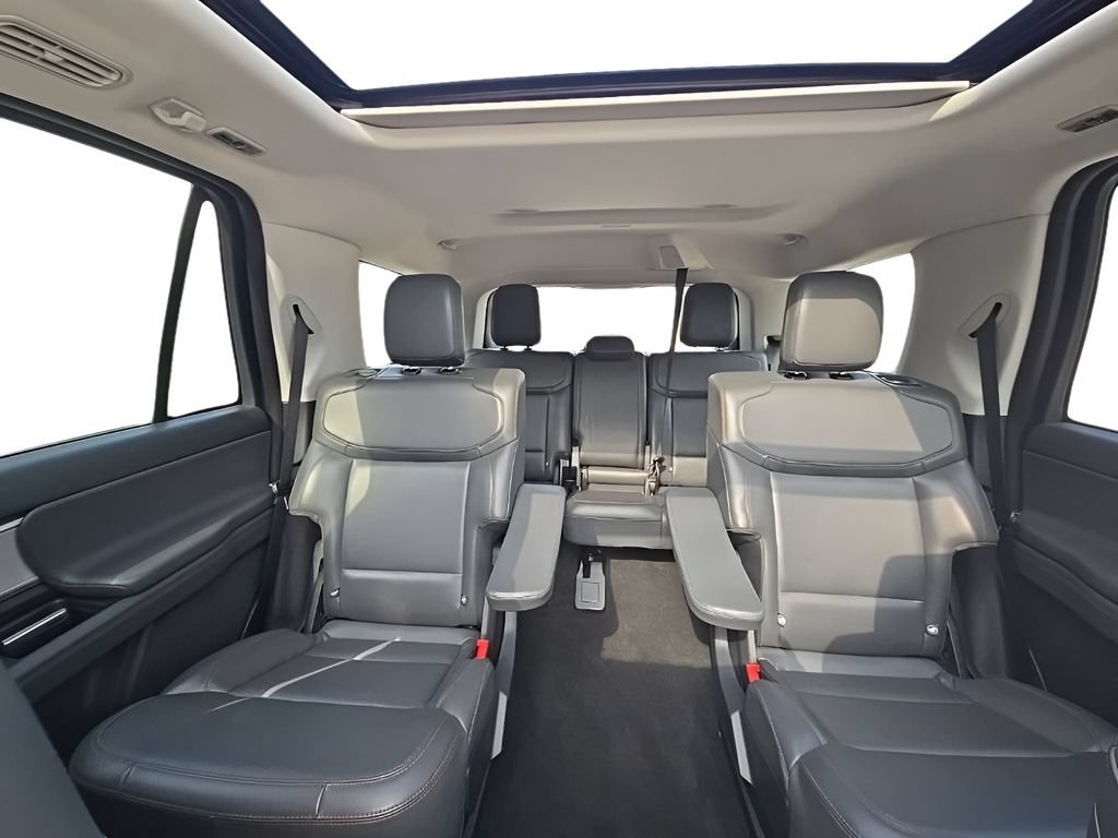 Used 2025 Ford Expedition Active AWD/4WD image 42