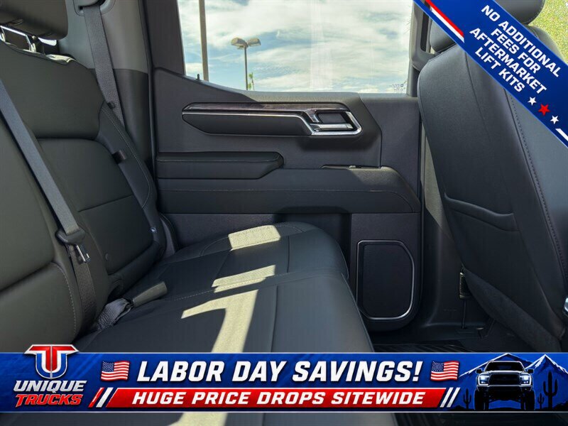 Used 2023 Chevrolet Silverado 1500 LTZ w/ LTZ Convenience Package II AWD/4WD image 29