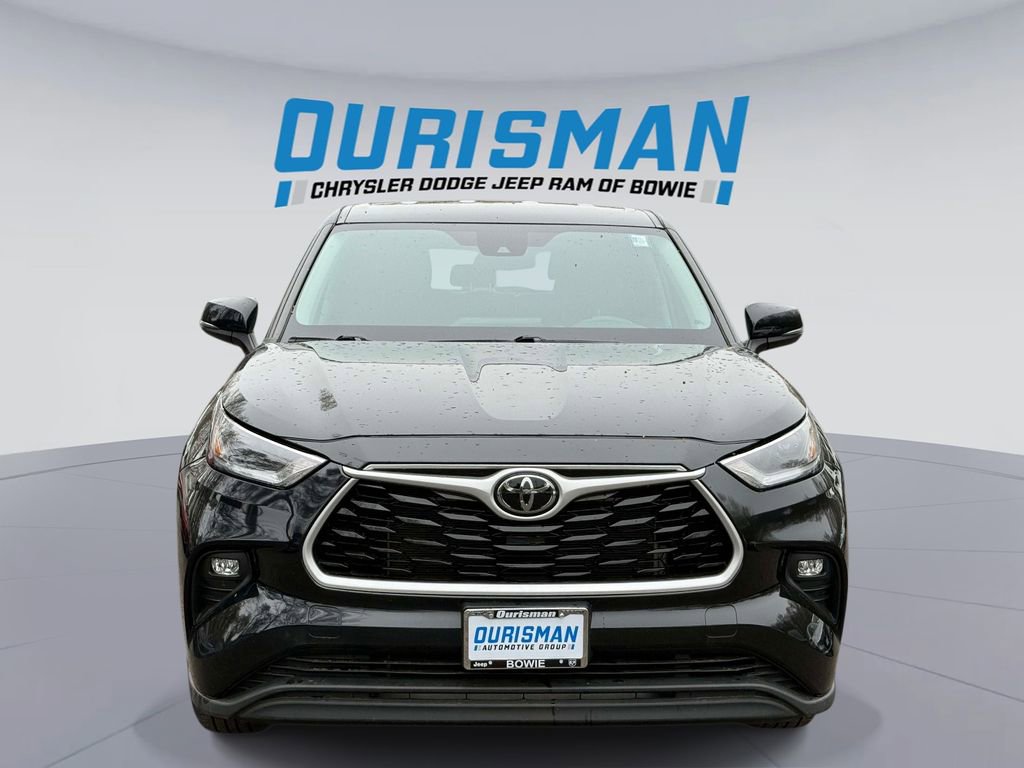 Used 2021 Toyota Highlander LE image 6