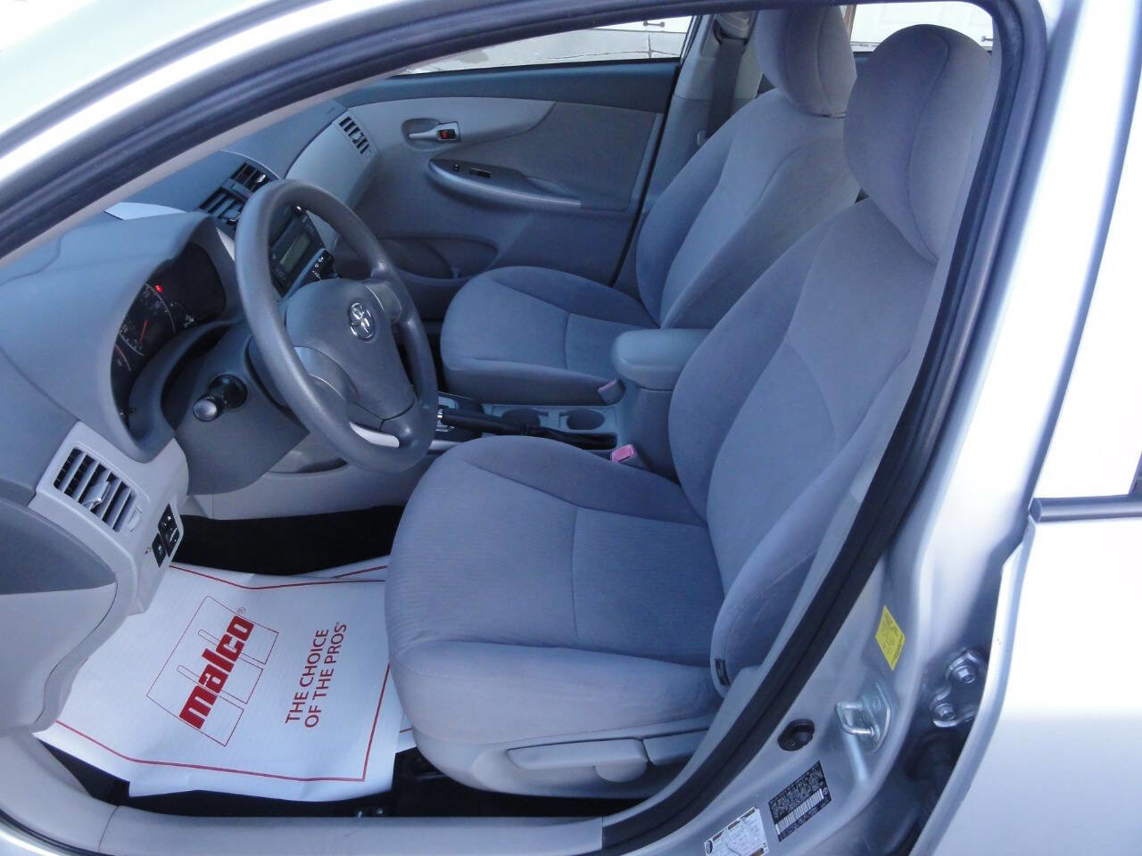 Used 2010 Toyota Corolla LE image 29