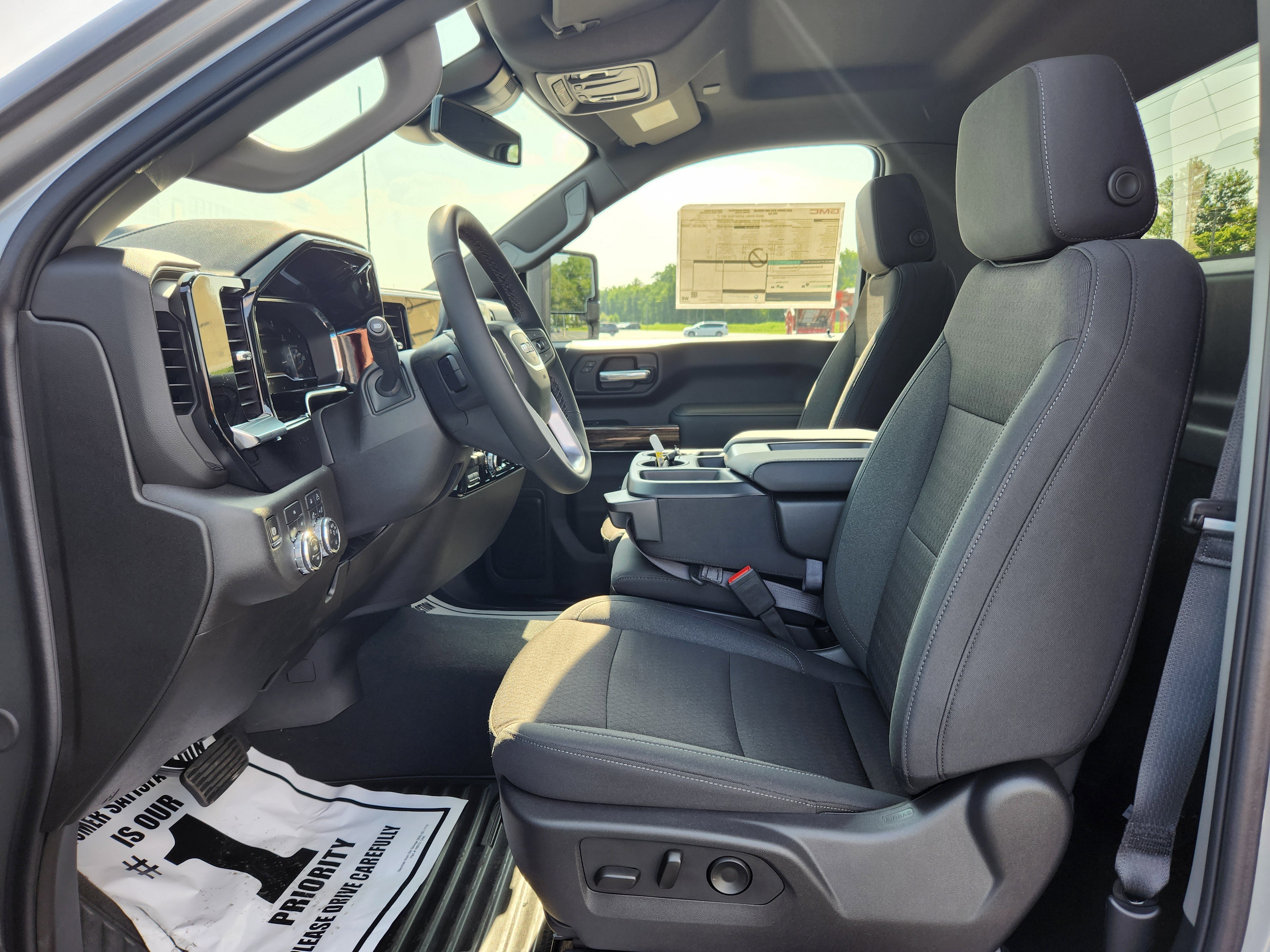 New 2025 GMC Sierra 2500 SLE w/ SLE Convenience Package image 7