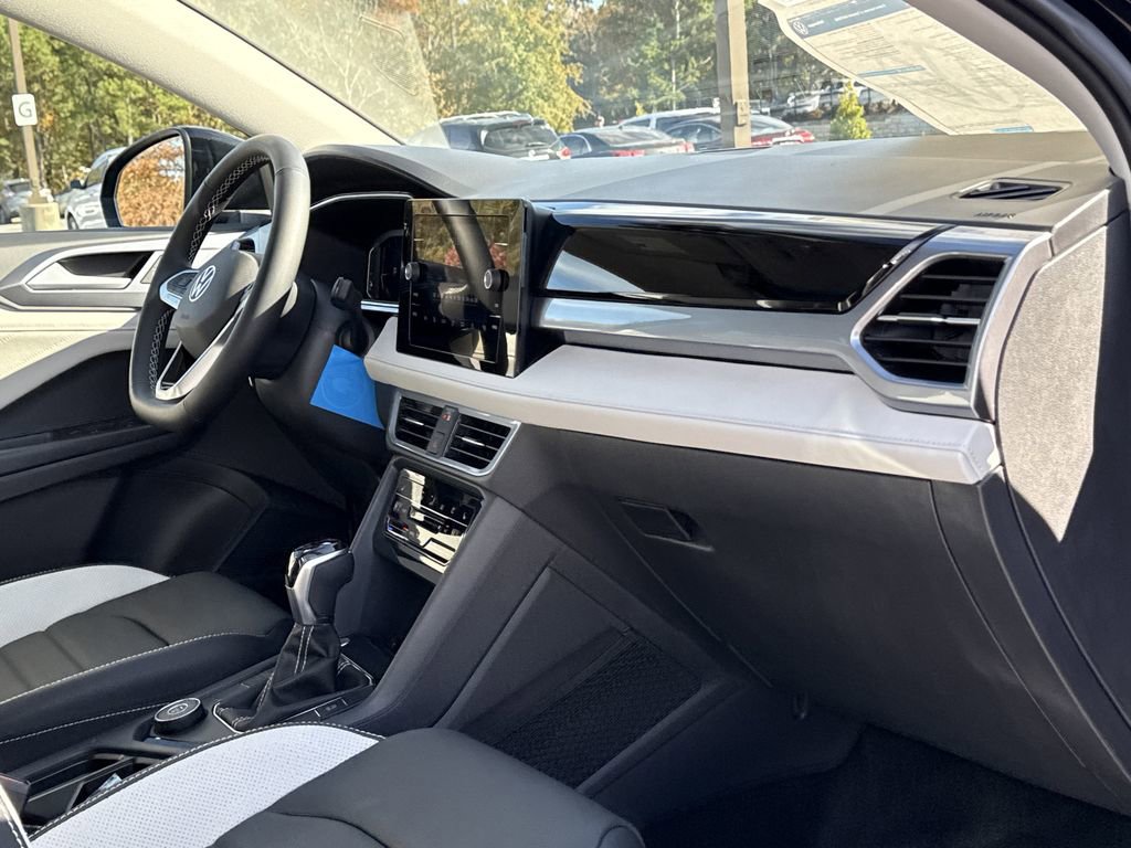 New 2026 Volkswagen Taos SEL image 21