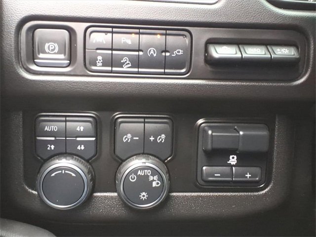 Used 2021 Chevrolet Tahoe High Country w/ Premium Package image 19