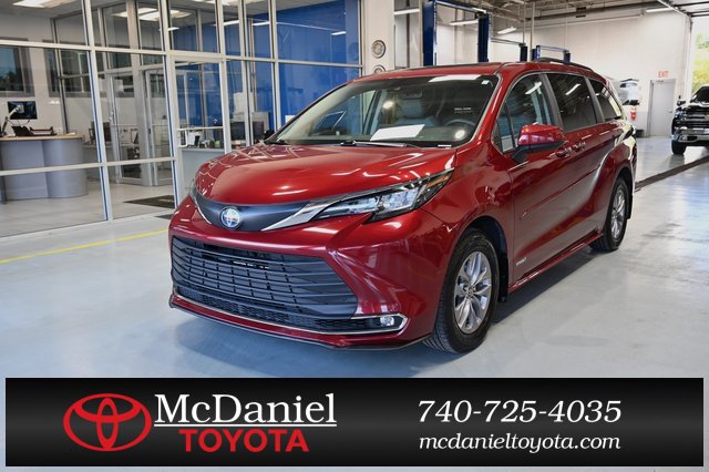 Used 2021 Toyota Sienna XLE
